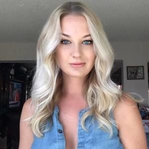 Meet your Posher, Stephanie